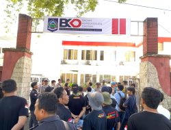 *KASTA NTB dan Perhimpunan Pemuda Sasak Usir Kepala BKD dalam Aksi Demonstrasi*