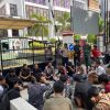 Diduga Korup dan Gagal Konstruksi, Koalisi Rakyat NTB Gedor Kejati Usut Proyek Jalan Rp 1,5 Miliar di Lombok Timur