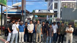 *Aksi Jilid 2 Koalisi Rakyat NTB di Kejati Berujung Bakar Ban dan Ricuh, Massa Tuntut Penuntasan Kasus Dugaan Korupsi dan Gagal Konstruksi Proyek Jalan Rp 1,5 Miliar di Lombok Timur*