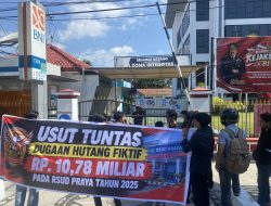 PERHIMPUNAN PEMUDA SASAK GELAR AKSI KE KEJATI NTB, DESAK USUT TUNTAS DUGAAN KETIDAKBERESAN UTANG BLUD RSUD PRAYA